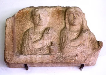 Stele, 2 portretter Optata Fada og Lucius Valius Rufus, 1. cent