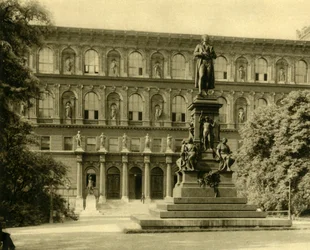 Kunstakademiet og Schiller-monumentet, Wien, Østerrike, c1935.