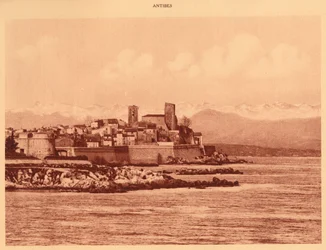 Alpsryggen og Antibes, 1930.