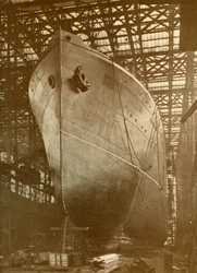 Cunard Aurania 14 000 tonn på aksjene i Newcastle-On-Tyne, c1930.