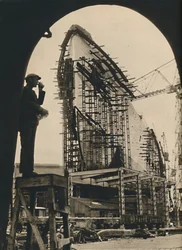 The Massive Hull, delvis plassert, 1930-1934, 1936
