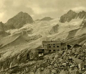 Plauener Hütte og isbreen, Zillergrund, Tyrol, Østerrike, c1935.