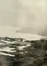 Skipet utenfor Pram Point, like før avreise mot nord, c1908, 1909