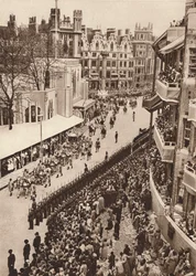 Statsvognen forlater Westminster Abbey etter kroningen av kong Georg VI, 1937