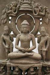 Victoria og Albert-museet. Jina Rishabhanatha. 800-900. Sandstein. Nord-India. Storbritannia