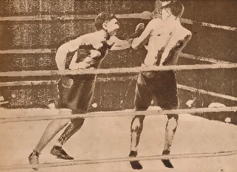 De første trådløse fotografiene fra Amerika eller England ble sendt 25. september. - Dempsey v. Tunn