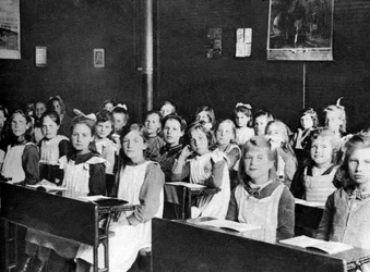 Jentene som bor i Dr Barnardos hjem i Barkingside, London, 1926-1927