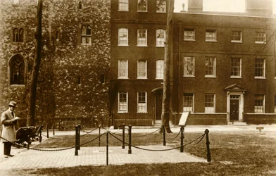 Tower of London. Stillasstedet, c1910.