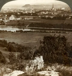 Trondhjem, dets hjem, pakkhus og domkirke, mellom Nid og Fjord, Norge, 1905.