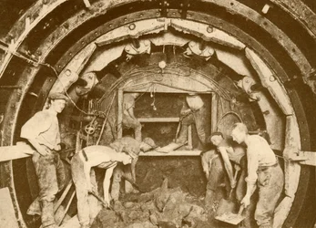 Tube Tunnel Excavation ved hjelp av Greathead Boring Shield, c1930.