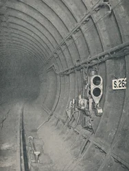 Tunnelsignal og automatisk togstopp. London Underground Railways, 1926