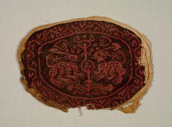 To konfronterte dyr fra en tunika, 700-800-tallet.