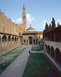 Utsikt over Pazzi-kapellet, fasaden og Campanile (bilde)