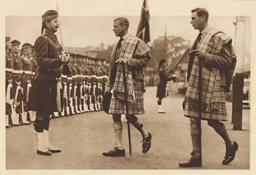 Iført Balmoral Tartan, Balmoral, 1936 1937