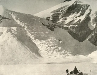 Western Partys leir 28. desember under en hengende isbre ved katedralklippene, 1909