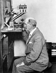 William Henry Bragg , engelsk fysiker, tidlig på 1900-tallet