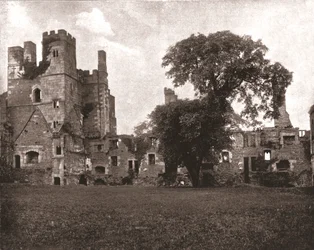 Wingfield Manor, nær Alfreton, Derbyshire, 1894.