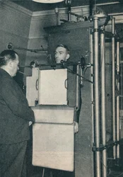 Røntgenapparat brukt til undersøkelse av mistenkte tilfeller av hjerte- eller lungesykdom, c1935 c1937