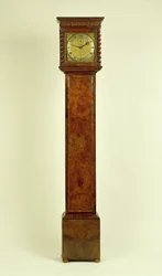 Charles II klokke med lang kasse i valnøtt, av Charles Gretton (fl.1672-1733)