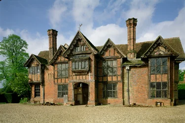 Dorney Court stammer opprinnelig fra ca. 1500, English School, Dorney, nær Windsor, Berkshire, Storbritannia