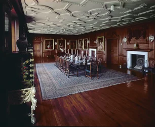 Drumlanrig Castle: spisestue med et portrett av William, siste hertug av Queensberry