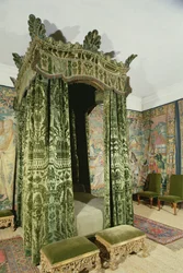 Interiør i Hardwick Hall, Derbyshire, som viser Green Bed-Chamber med originale møbler og oppheng fra 1500-tallet (H8044)
