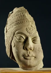 Rød sandsteinshode av Yakshi, Bharhut, 2. århundre f.Kr