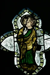St.Edmund, kronet og nappet, bærende pilene til hans martyrium, glassmalerier fra 1300-tallet