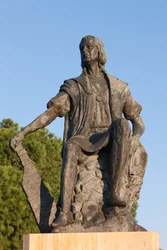 Statue av Christopher Columbus ved La Rabida-klosteret, Huelva-provinsen, Andalusia, Sør-Spania.