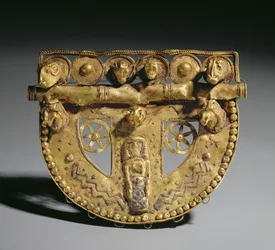 Beltespenne med granulert dekor, orientaliserende periode, ca. 700 f.Kr. (gull)