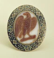 Kameo av en ørn på en gren, siciliansk, ca. 1240 (sardonyx)