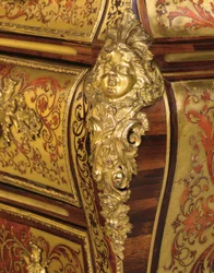Detalj av en Regence Boulle marquetry commode en tombeau, 1700-1900-tallet