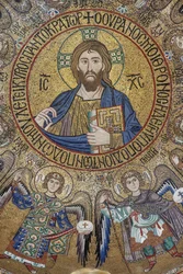 Kuppelen til tverrskipet: mosaikk "Blessing Christ Pantocrator between angels and erkeengler", XII århundre, Palatinerkapellet, Det kongelige palass eller Palazzo dei Normanni (normannernes palass), Palermo, Sicilia, Italia (bilde)