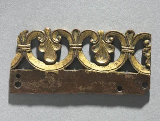 Fragment av et dekorativt emblem fra et relikvieskrin, ca. 1165-1180