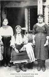 Hellas, Makedoine: portrett av en makedonsk familie - Postkort 1914-1918