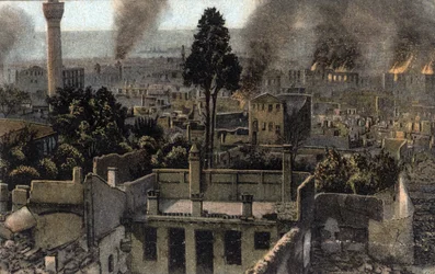 Hellas, Saloniki (eller Thessaloniki): utsikt over den øvre byen delvis brent, sannsynligvis under brannen i 1917 - Postkort 1914-1918