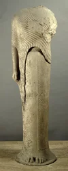 Kore-figur dedikert av Cheramyes, fra helligdommen i Hera, Samos, ca. 570 f.Kr. (marmor)
