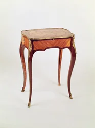 Louis XV intarsia-skrivebord av Bernard van Risenburgh
