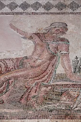 Narcissus ser på speilbildet sitt i en vannbasseng - Paphos-mosaikker, Dionysos-huset - Slutten av det 2. århundre e.Kr. - Kypros - Betraktning av Narcissus over et basseng - Mosaikker av Paphos, Dionysos-huset - Slutten av II sciecle ap JC - UNESCO Nettst