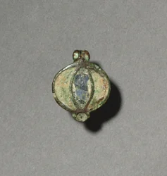 Dekorasjonsbrosje, ca.100-300