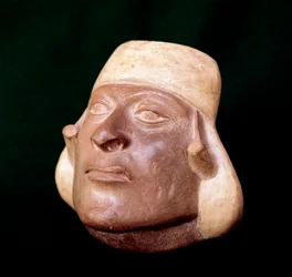 Pre-columbiansk kunst, mochica-sivilisasjon: terrakottavase som representerer en manns hode - 200 f.Kr.-700 e.Kr. - Lima, National Museum of Anthropology and Archaeology, Peru - Pre-columbian kunst, Moche-sivilisasjon