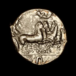 Sjelden antikk gresk mynt, Syracuse, sølvtetradrakme, Nike kroner den seirende vognføreren med laurbærkrans ca. 450 f.Kr. (bilde)