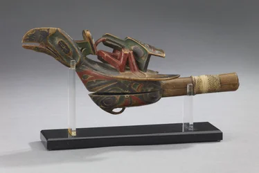Raven Rattle, sent på 1800-tallet (polykromt tre med ledning)
