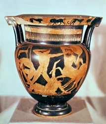 Vase med rød figur som viser slaget mellom kentaurene og lapitene, gresk (keramikk) (for detaljer se 100351)