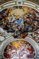 San Benedetto-kirken (Sankt Benedikt), Catania, Sicilia (Italia). Detalj av takfresken (18. århundre), som viser Marias kroning.