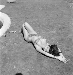 SKUESPILLEREN LAYA RAKI VED VENICE LIDO - 1961