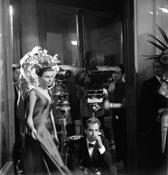 PRINSESSEN OG SKUESPILLEREN SORAYA ESFANDIARI (esfandiary) BAKHTIARI PÅ SETET TIL FILMEN "" I TRE VOLTI "" (The Three Faces) REGISERT AV Mauro BOLOGNINI I VENICE - 1964
