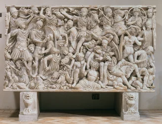 Ludovisi-sarkofagen med høy relieff representasjon av romerne som kjemper mot barbarene, 250-80 e.Kr. (marmor)