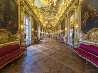 Galleri doree og hvelvet malt av Francois Perrier (1594-1649)