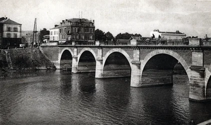 Utsikt over Marne-broen i Epernay, Marne - postkort ca. 1910 Privat samling